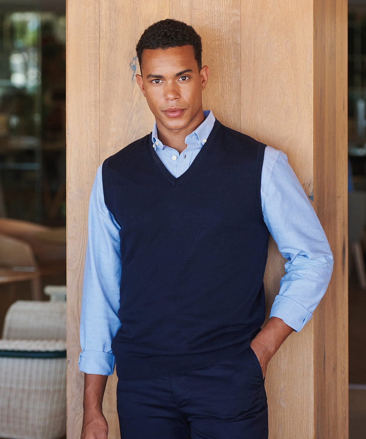 HB724 Sleeveless v-neck jumper
