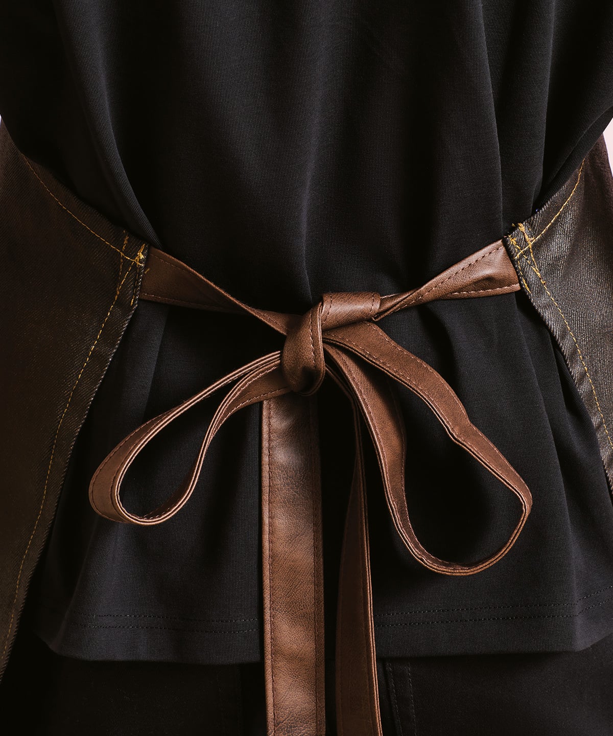 PR136 Division waxed-look denim bib apron with faux leather